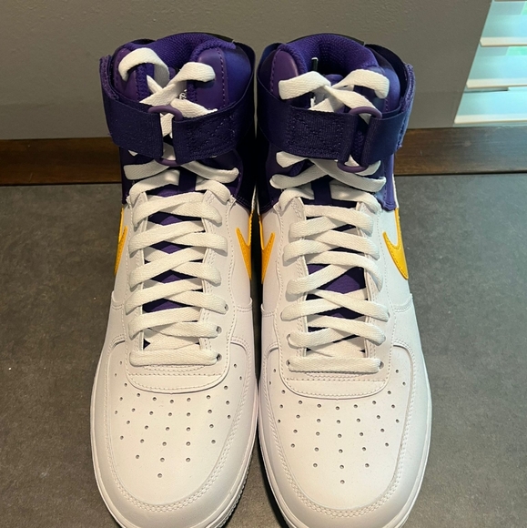 Nike Air Force 1 Lakers - Picture 1 of 5